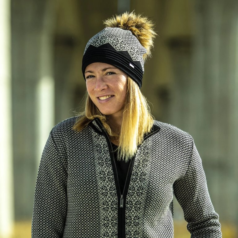 Шапка Kama Merino A152 W - чорна