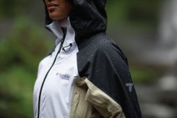 Куртка Columbia Mazama Trail™ Shell W - біла/чорна/коричнева
