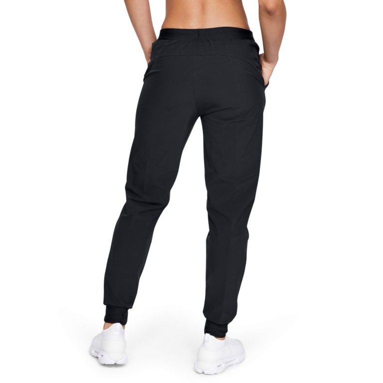 Штани спортивні жіночі Under Armour Sport Woven W - чорні