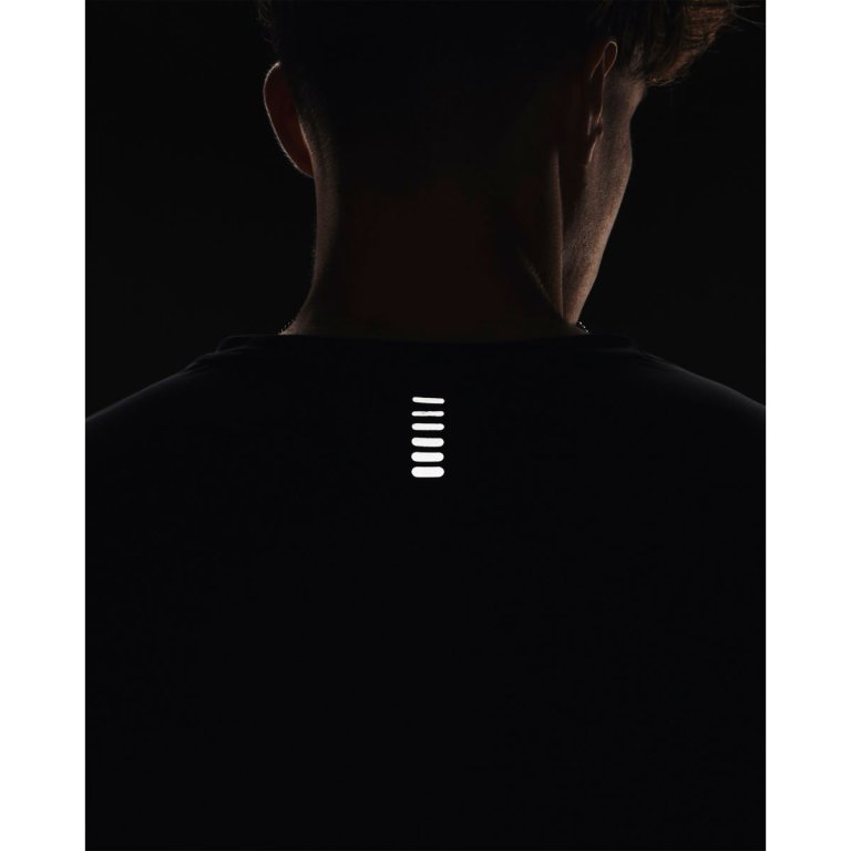 Футболка Under Armour Iso-Chill Laser Heat SS M - чорна