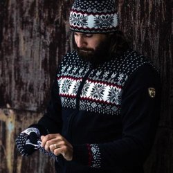 Шапка Kama Merino A137 - чорна