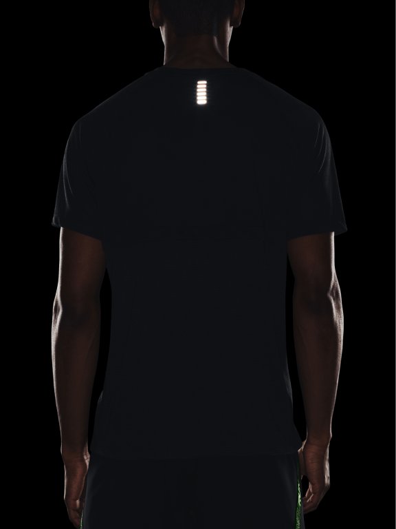 Футболка Under Armour Streaker Tee M - чорна