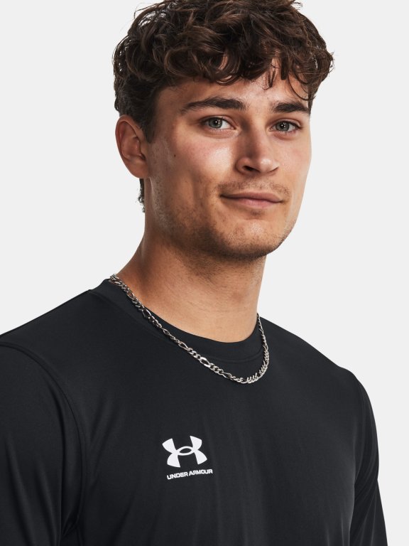 Футболка Under Armour UA M's Ch. Train S M - чорний