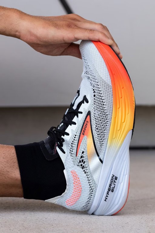 Кросівки Brooks Hyperion Elite 4 - сірі