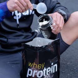 Edgar Whey Protein 800 g - slaný karamel