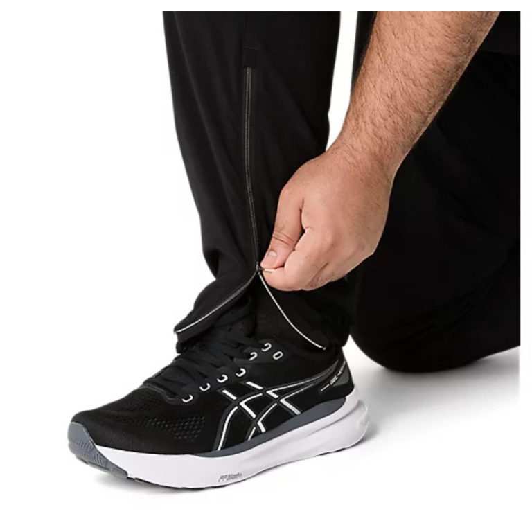 Штани Asics Core Woven Pant M - чорні