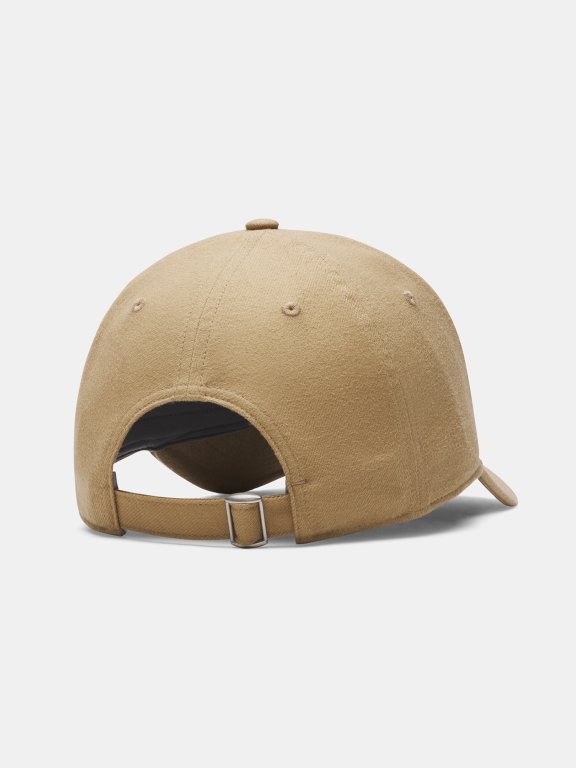 Kšiltovka Under Armour Blitzing Low Brushed Adj Man Brown