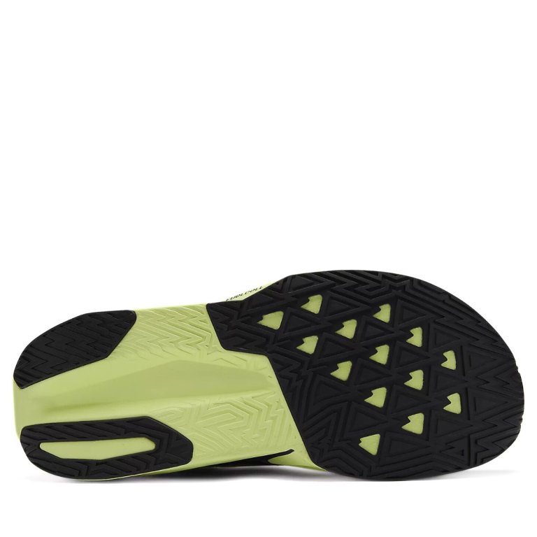 Кросівки New Balance FuelCell Rebel v5 W - чорно/жовті