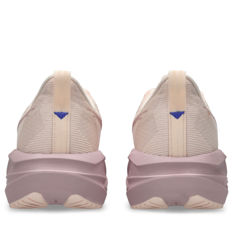 Кросівки Asics Novablast 5 W - рожеві