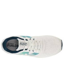 Кросівки New Balance FuelCell Propel v5 M - білі