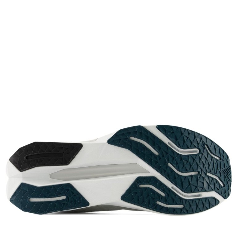 Кросівки New Balance FuelCell Propel v5 M - білі