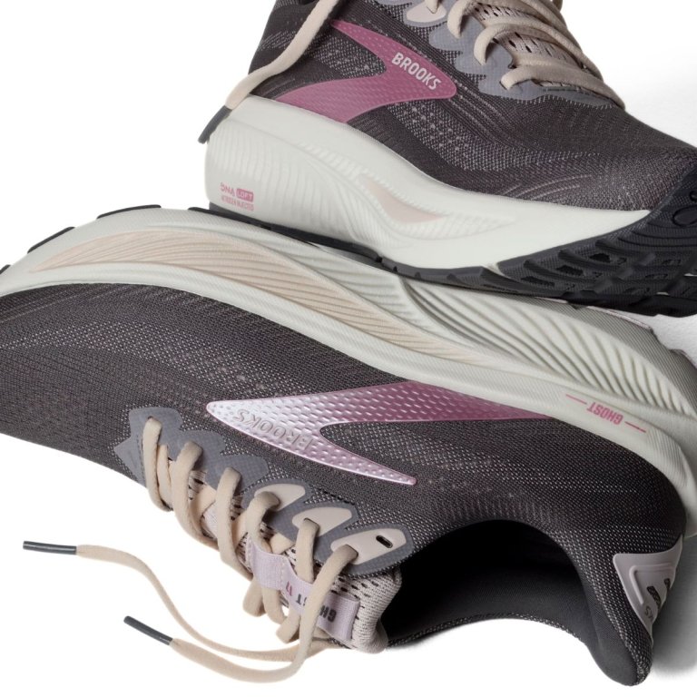 Кросівки Brooks Ghost 17 W - коричнево/рожеві