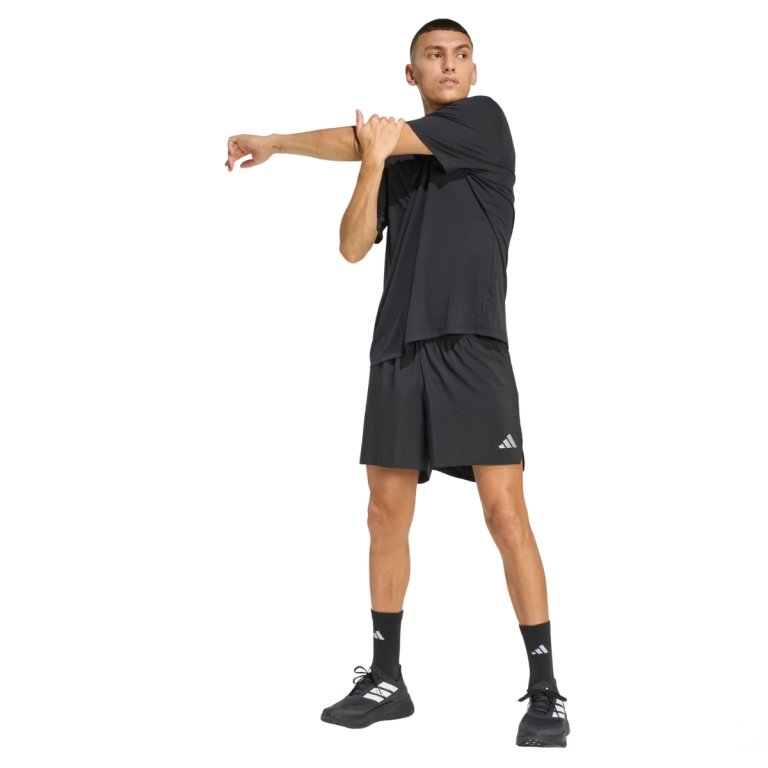 Футболка Adidas Running Essentials Tee M - чорна