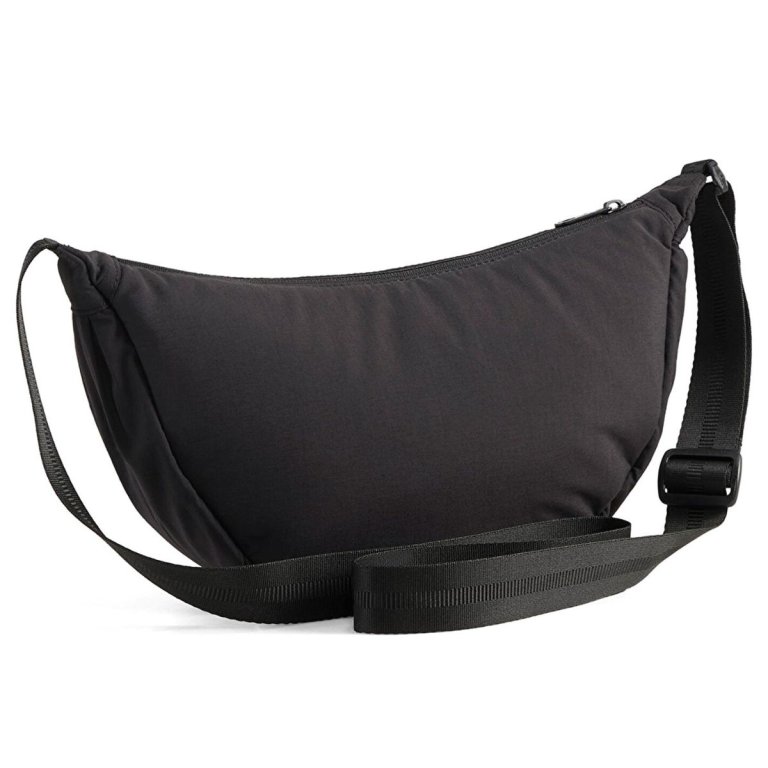 Сумка Puma Her Half Moon Bag W - чорна