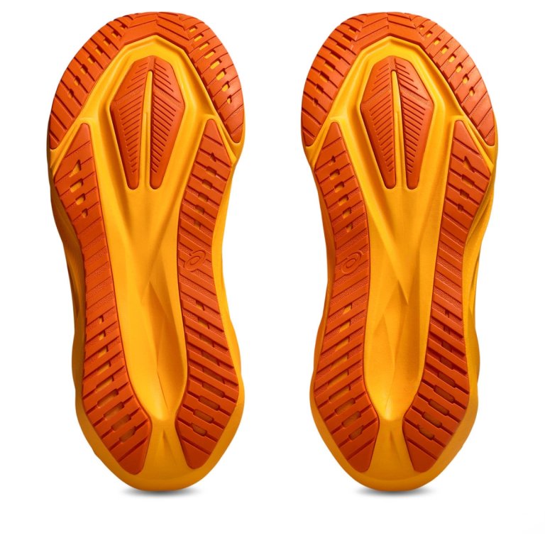 Obuv Asics Novablast 5 M - oranžová