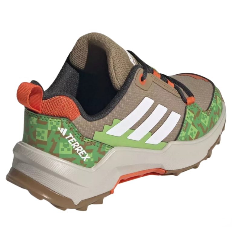 Взуття Adidas Terrex AX4 Minecraft J - коричнево/зелене