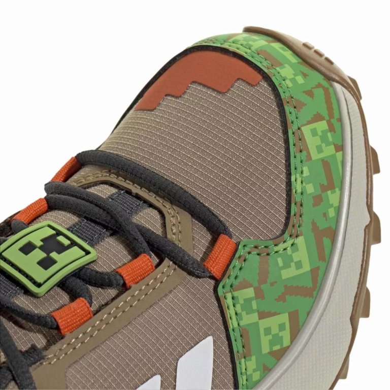 Взуття Adidas Terrex AX4 Minecraft J - коричнево/зелене