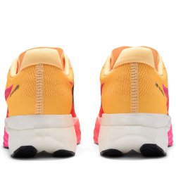 New Balance FuelCell SC Elite v5 W - рожева