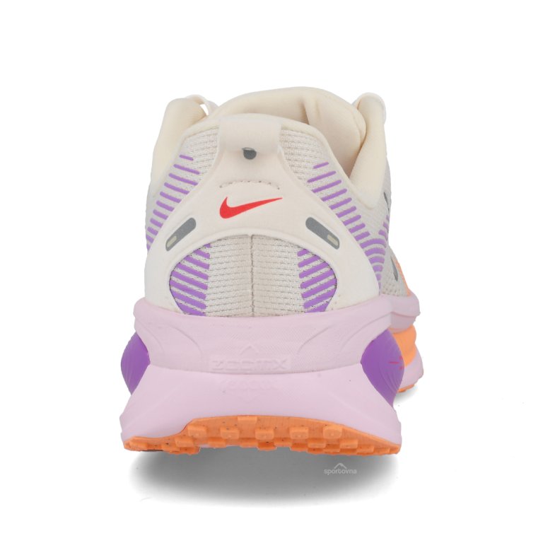 Кросівки Nike Vomero 18 W - рожево/фіолетово/помаранчеві