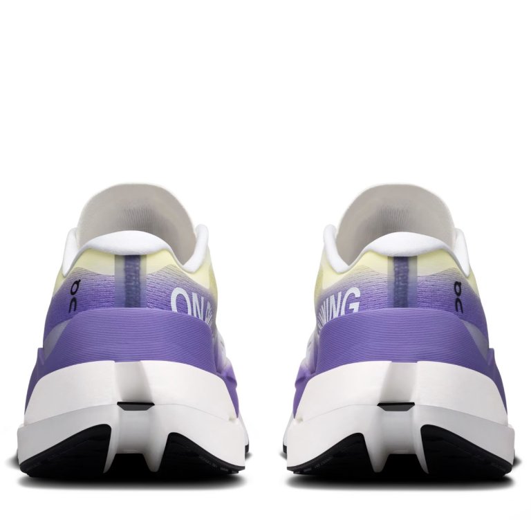 Obuv On Cloudboom Max W - white/purple