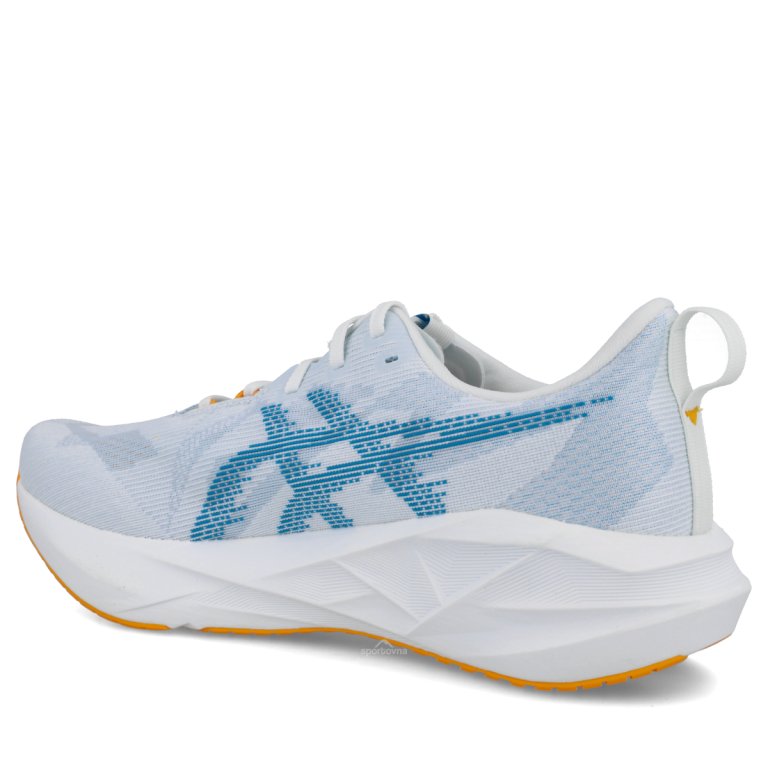 Кросівки Asics Novablast 5 M - світло-блакитні