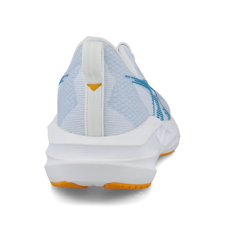 Кросівки Asics Novablast 5 M - світло-блакитні