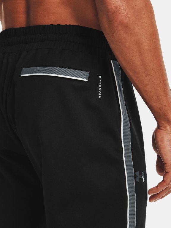Tepláky Under Armour Recover Knit Track Pant Man Black