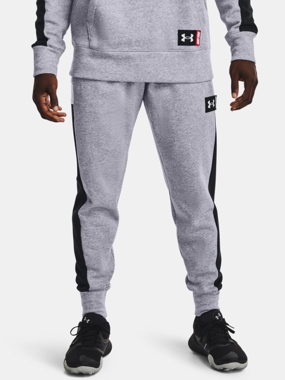 Tepláky Under Armour Baseline Fleece Jogger Man Gray