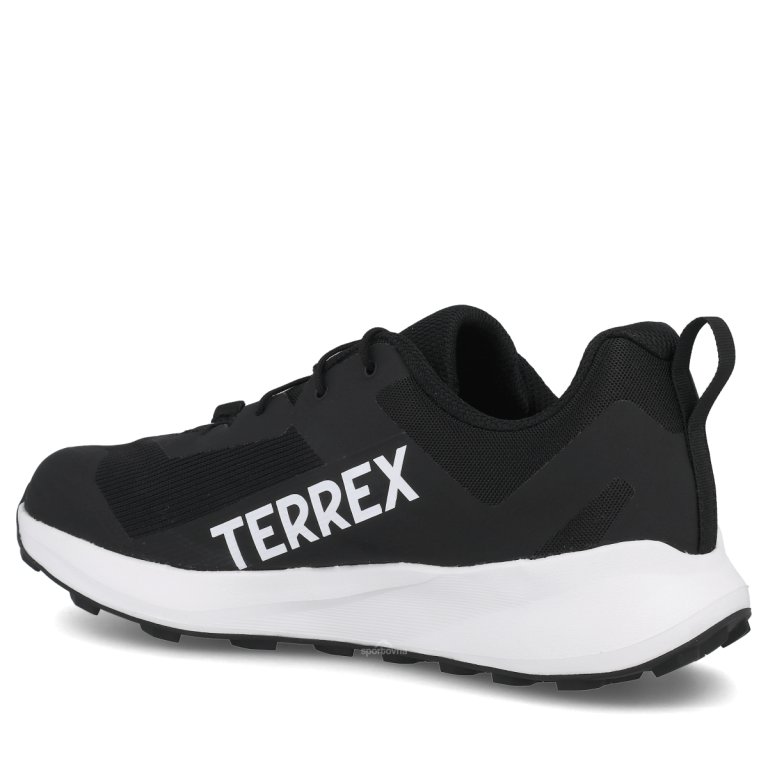Кросівки Adidas Terrex Agravic J - чорно/білі