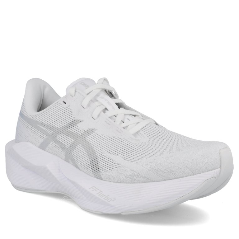 Кросівки Asics Novablast 6 M — білі