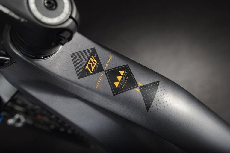 Testovací elektrokolo Haibike AllMtn SE 29"/27,5" 600Wh - šedá/černá/žlutá
