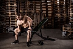 Polohovací lavice UB40 Tunturi Pro Utility Bench - černá